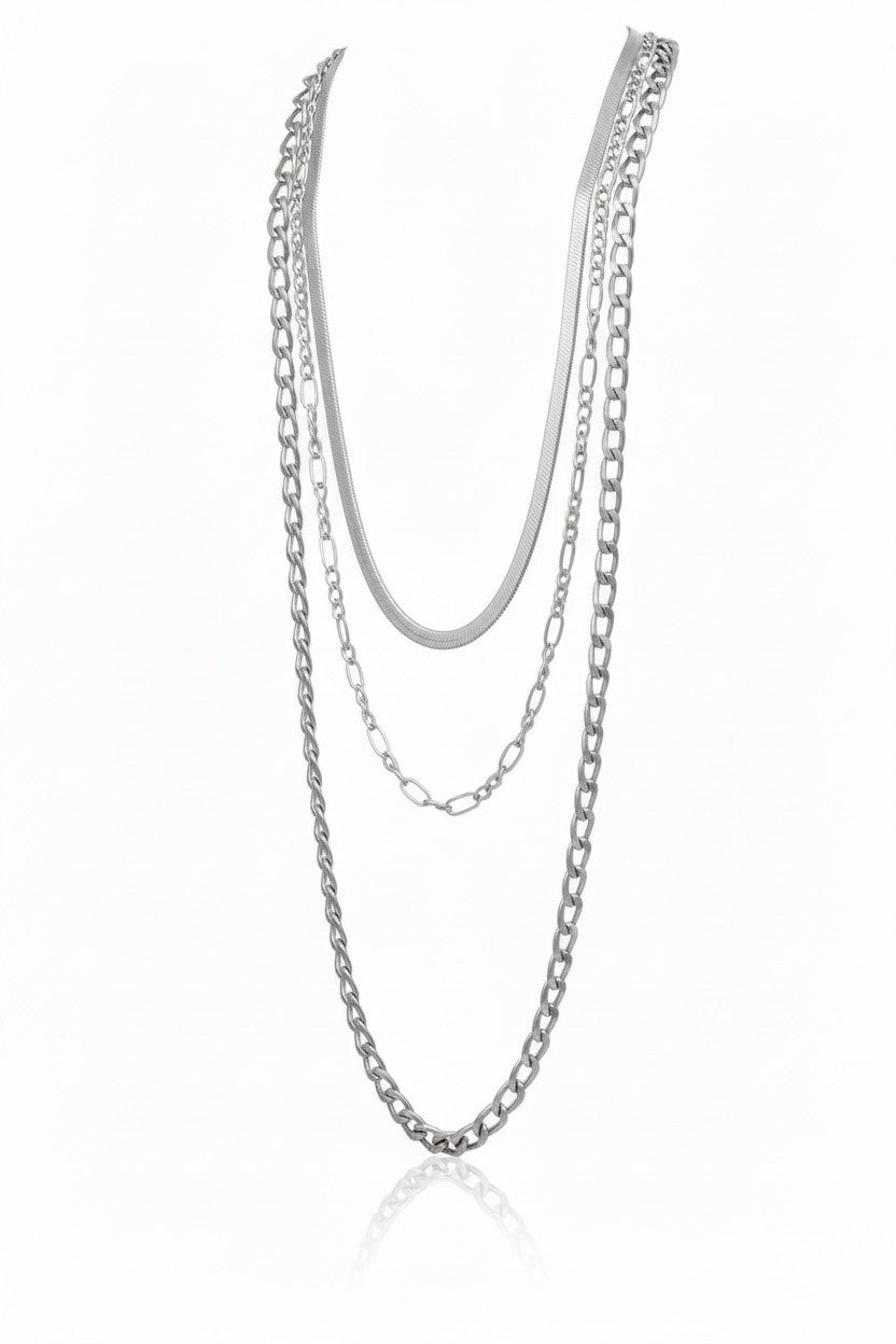 Atelier Layer Necklace — Silver fine chain necklace silver-tone additional product view on soft beige background, ZARIÉ fine jewellery ÉLORA collection