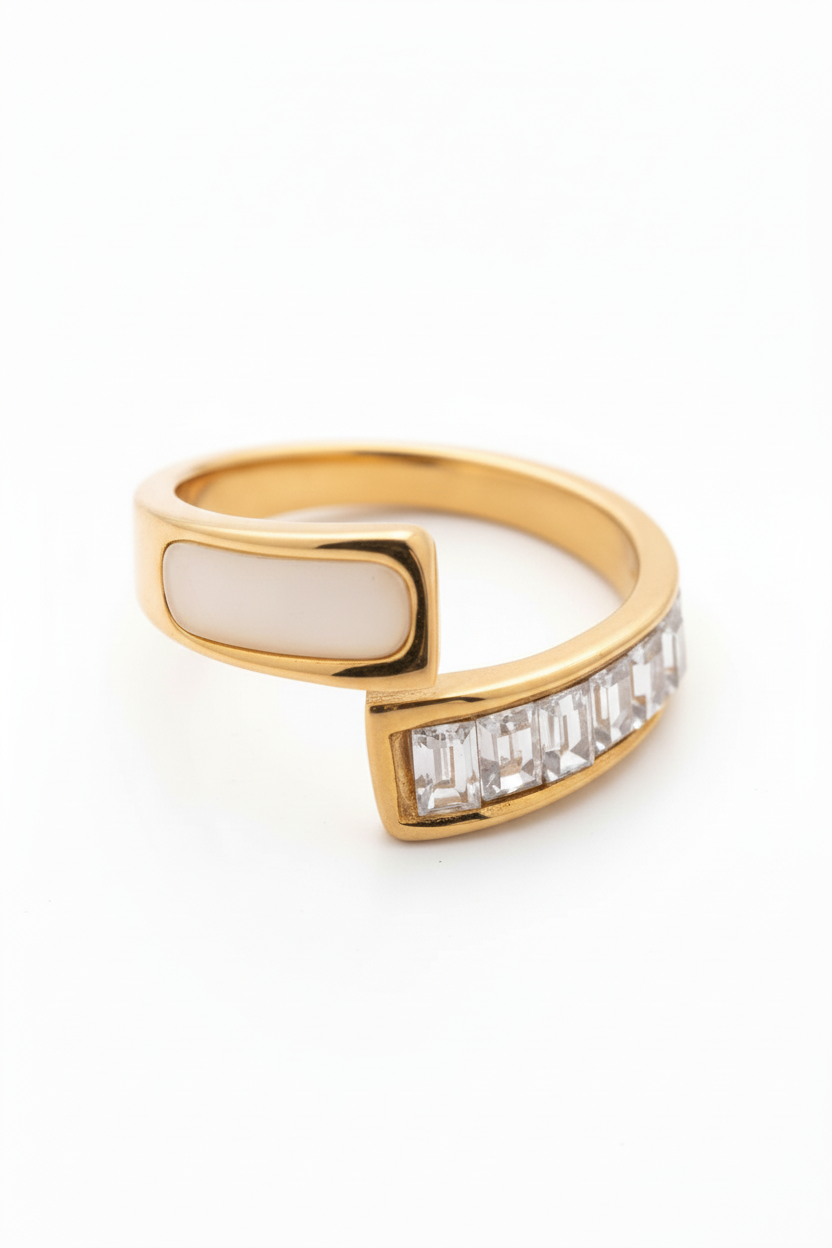 Aurélia Band fine jewellery piece on clean white background, product flat lay, ZARIÉ fine jewellery SÉRÉNITÉ collection