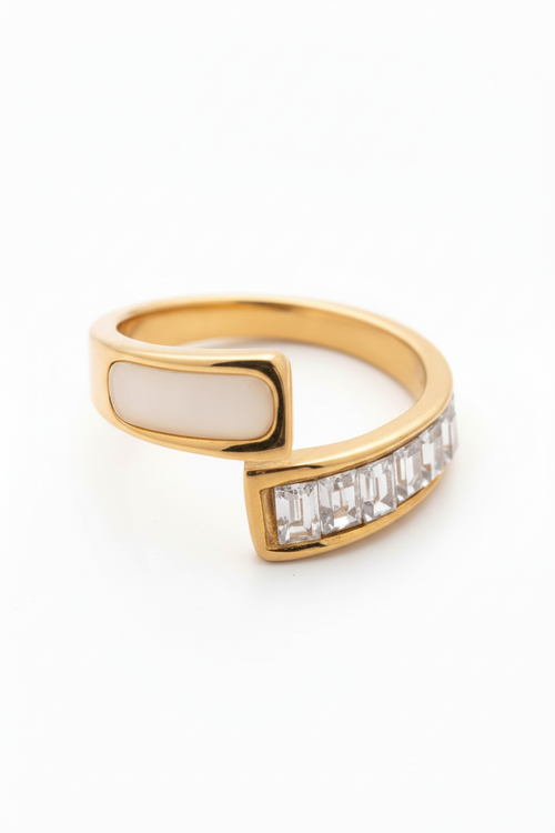 Aurélia Band fine jewellery piece on clean white background, product flat lay, ZARIÉ fine jewellery SÉRÉNITÉ collection
