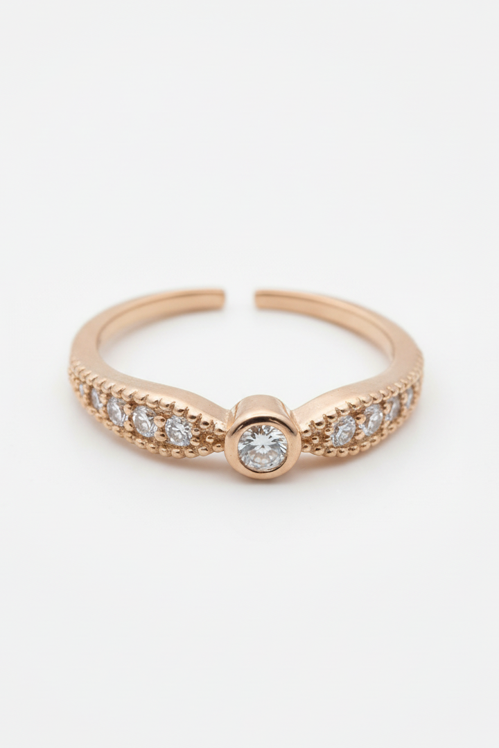Bezel Arc Ring open band ring on clean white background, product flat lay, ZARIÉ fine jewellery LUMIÈRE collection