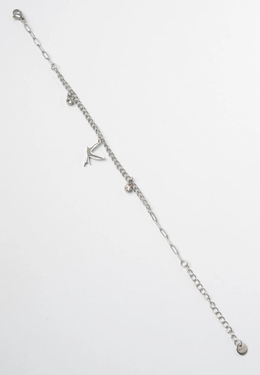 Bird Charm Bracelet- Silver delicate bracelet silver-tone on clean white background, product flat lay, ZARIÉ fine jewellery ÉLORA collection