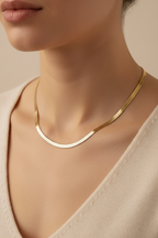 Contour Chain Necklace — Shortline fine chain necklace lifestyle shot worn on model against neutral background, ZARIÉ fine jewellery HARMONIE collection