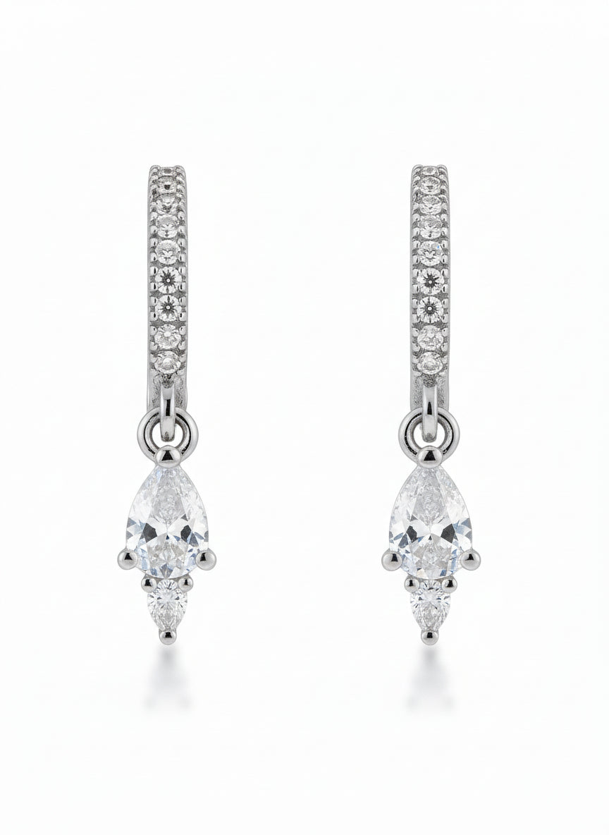 Crystal Drop Earrings – Classic drop earrings on clean white background, product flat lay, ZARIÉ fine jewellery ÉLORA collection