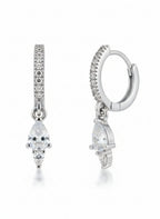 Crystal Drop Earrings – Classic drop earrings on clean white background, product flat lay, ZARIÉ fine jewellery ÉLORA collection