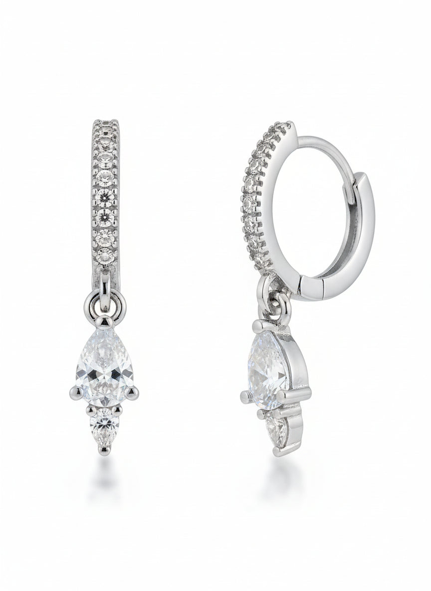 Crystal Drop Earrings – Classic drop earrings on clean white background, product flat lay, ZARIÉ fine jewellery ÉLORA collection