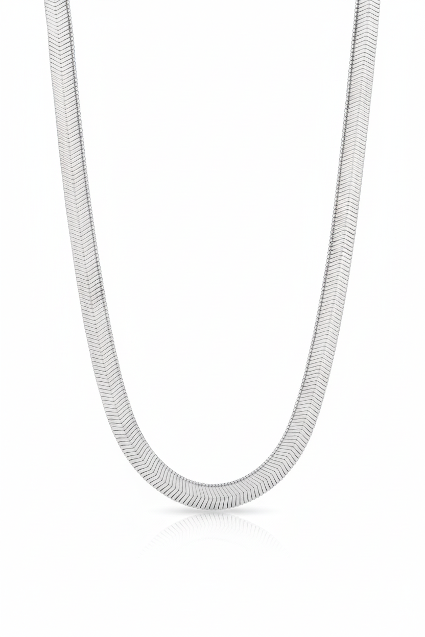 Flux Chain Necklace fine chain necklace on clean white background, product flat lay, ZARIÉ fine jewellery ÉLORA collection