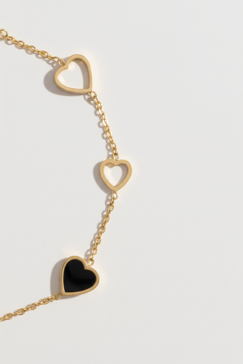 Heart Motif Chain Bracelet fine chain necklace on clean white background, product flat lay, ZARIÉ fine jewellery SÉRÉNITÉ collection