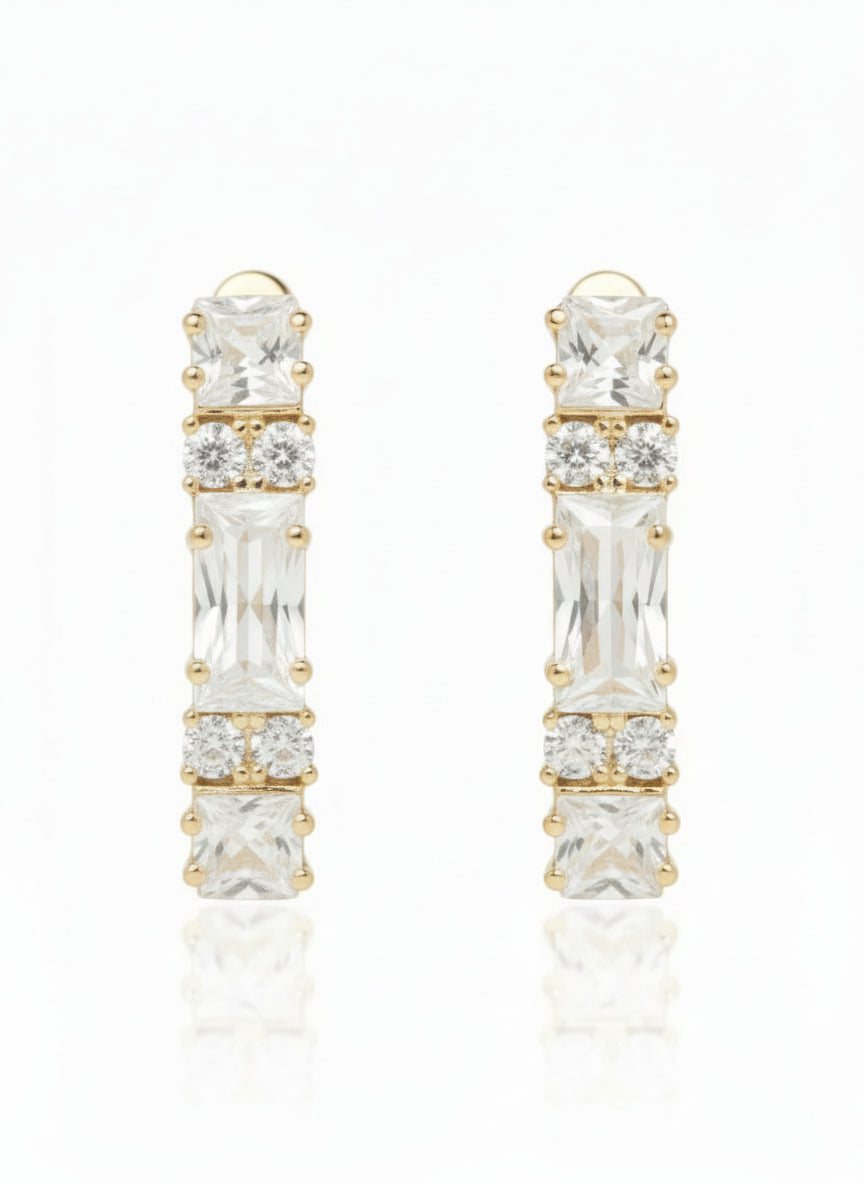 Linear Crystal Clip Earrings open band ring on clean white background, product flat lay, ZARIÉ fine jewellery LUMIÈRE collection