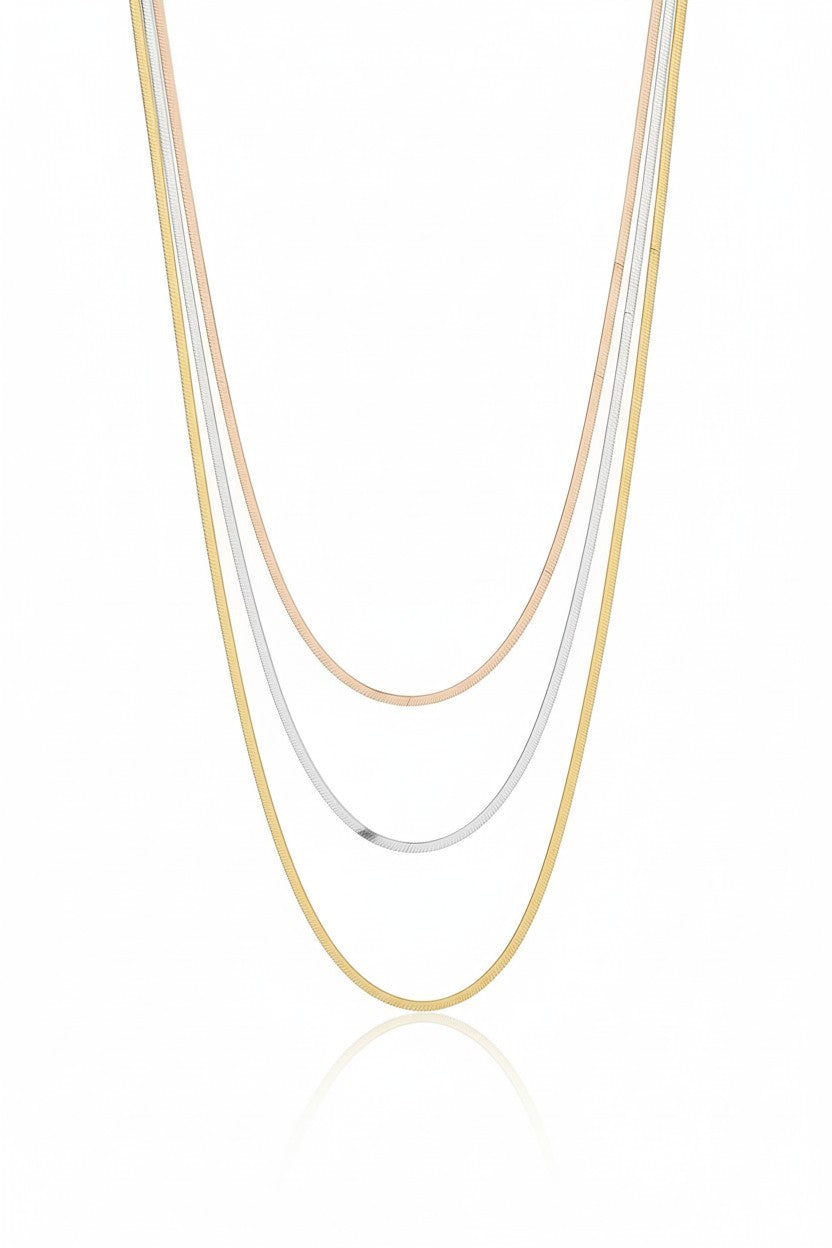 Lustre Classic Necklace fine chain necklace on clean white background, product flat lay, ZARIÉ fine jewellery HARMONIE collection