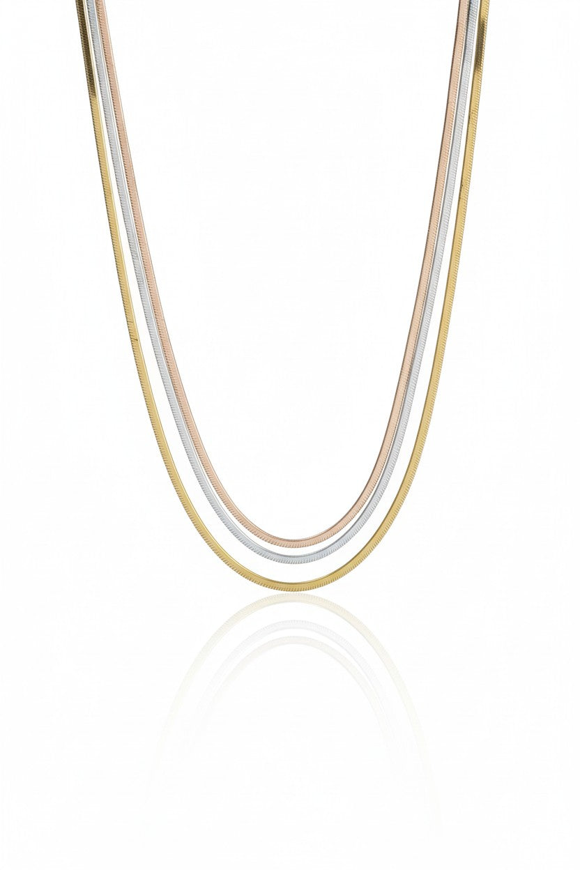 Lustre Classic Necklace fine chain necklace on clean white background, product flat lay, ZARIÉ fine jewellery HARMONIE collection