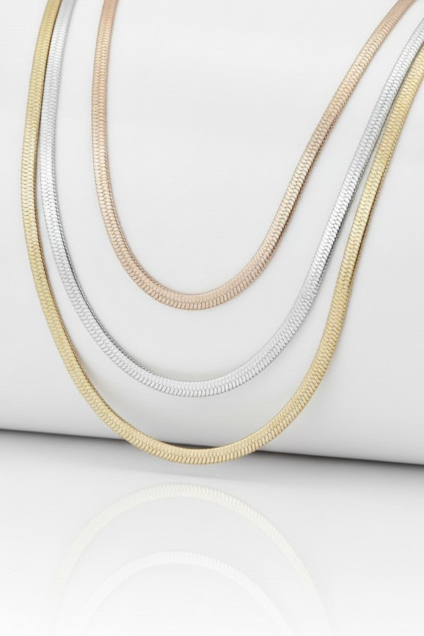 Lustre Grand Necklace fine chain necklace on clean white background, product flat lay, ZARIÉ fine jewellery HARMONIE collection