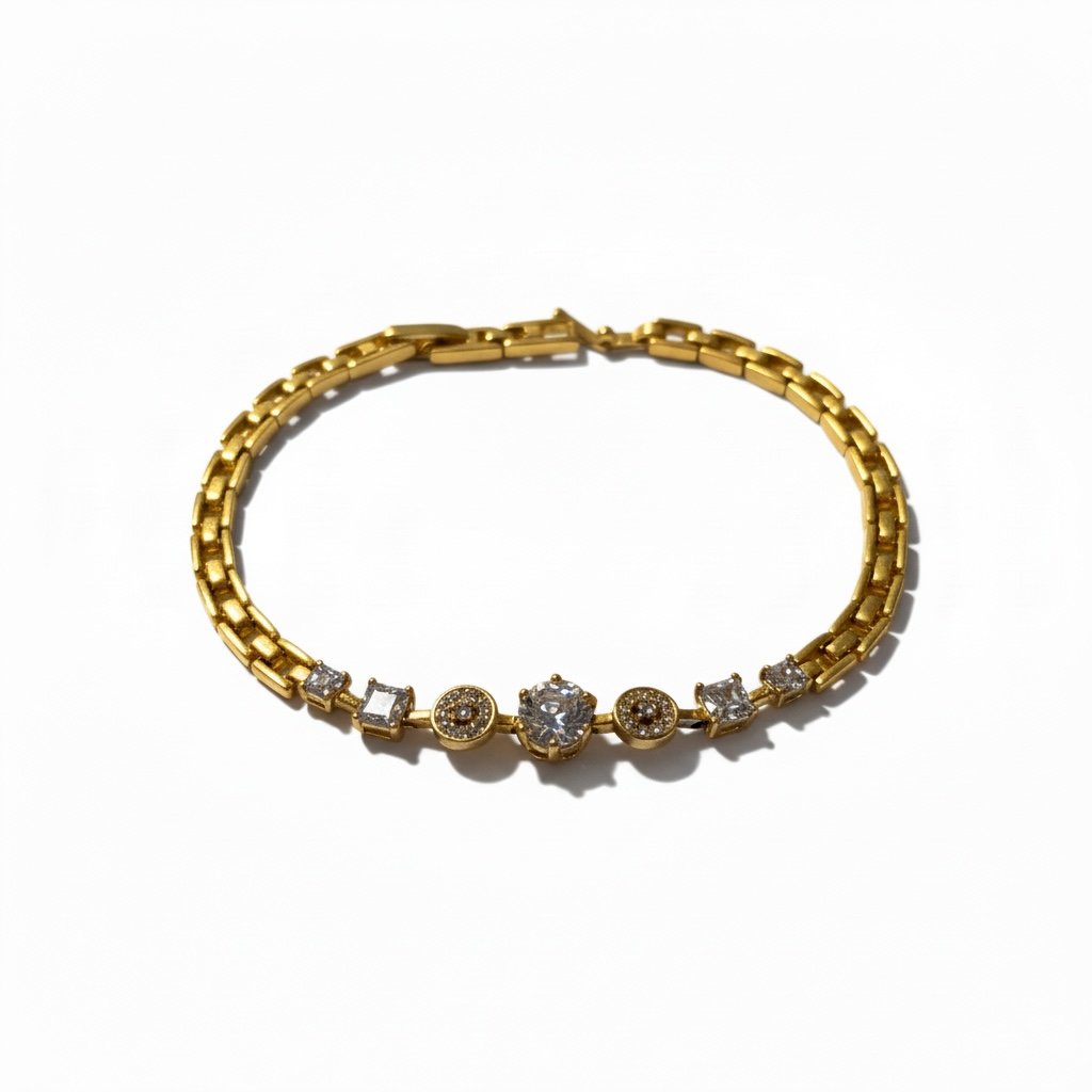 Lustre Link Bracelet — Gold delicate bracelet champagne gold-tone on clean white background, product flat lay, ZARIÉ fine jewellery LUMIÈRE collection