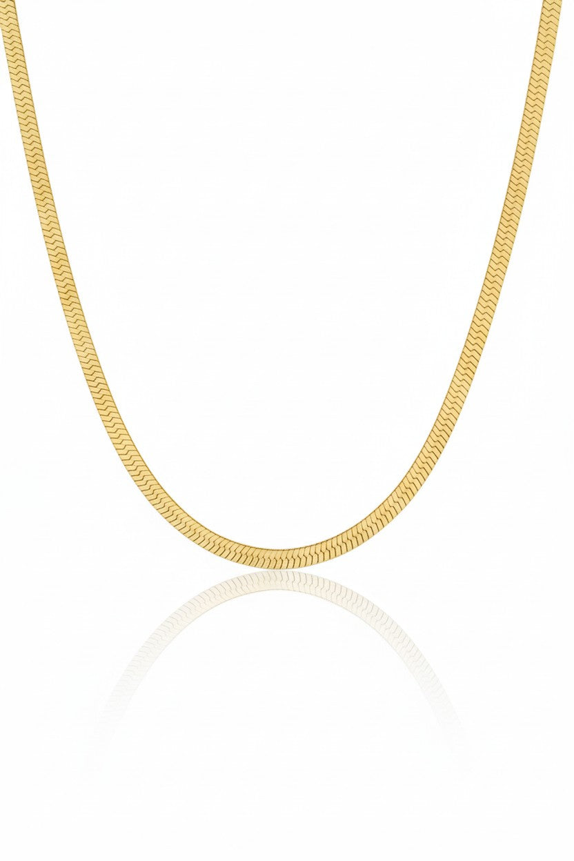 Lustre Slim Necklace fine chain necklace on clean white background, product flat lay, ZARIÉ fine jewellery SÉRÉNITÉ collection
