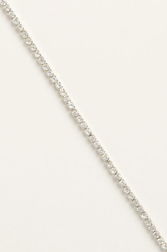 Slim Pavé Line Bracelet delicate bracelet with pavé stone setting on clean white background, product flat lay, ZARIÉ fine jewellery ÉLORA collection