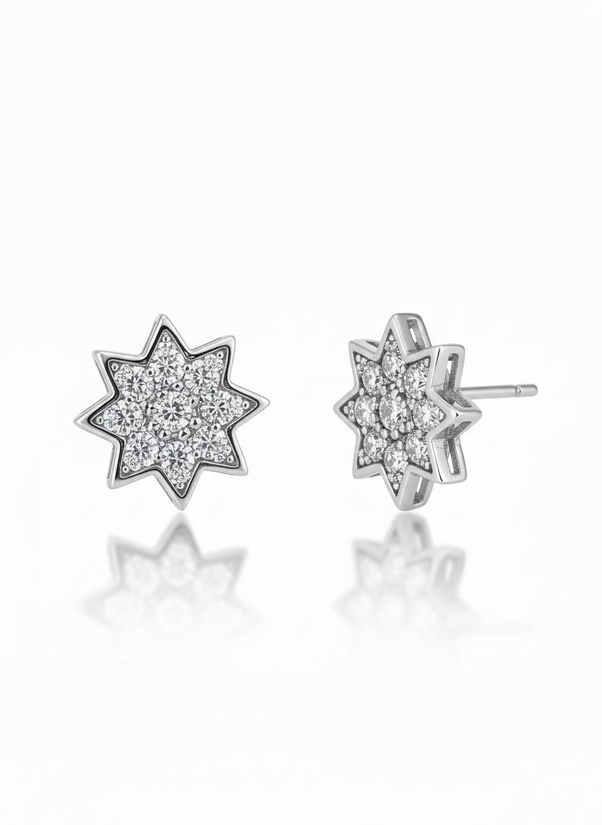 Star Halo Stud Earrings – Classic stud earrings on clean white background, product flat lay, ZARIÉ fine jewellery ÉLORA collection