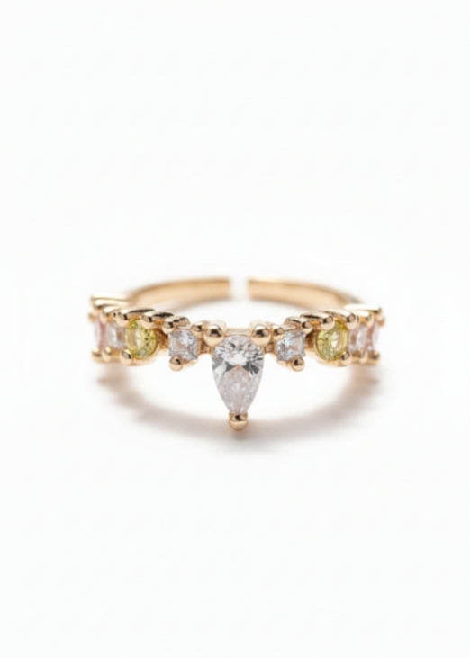 Subtle Accent Ring open band ring on clean white background, product flat lay, ZARIÉ fine jewellery RAYONNE collection