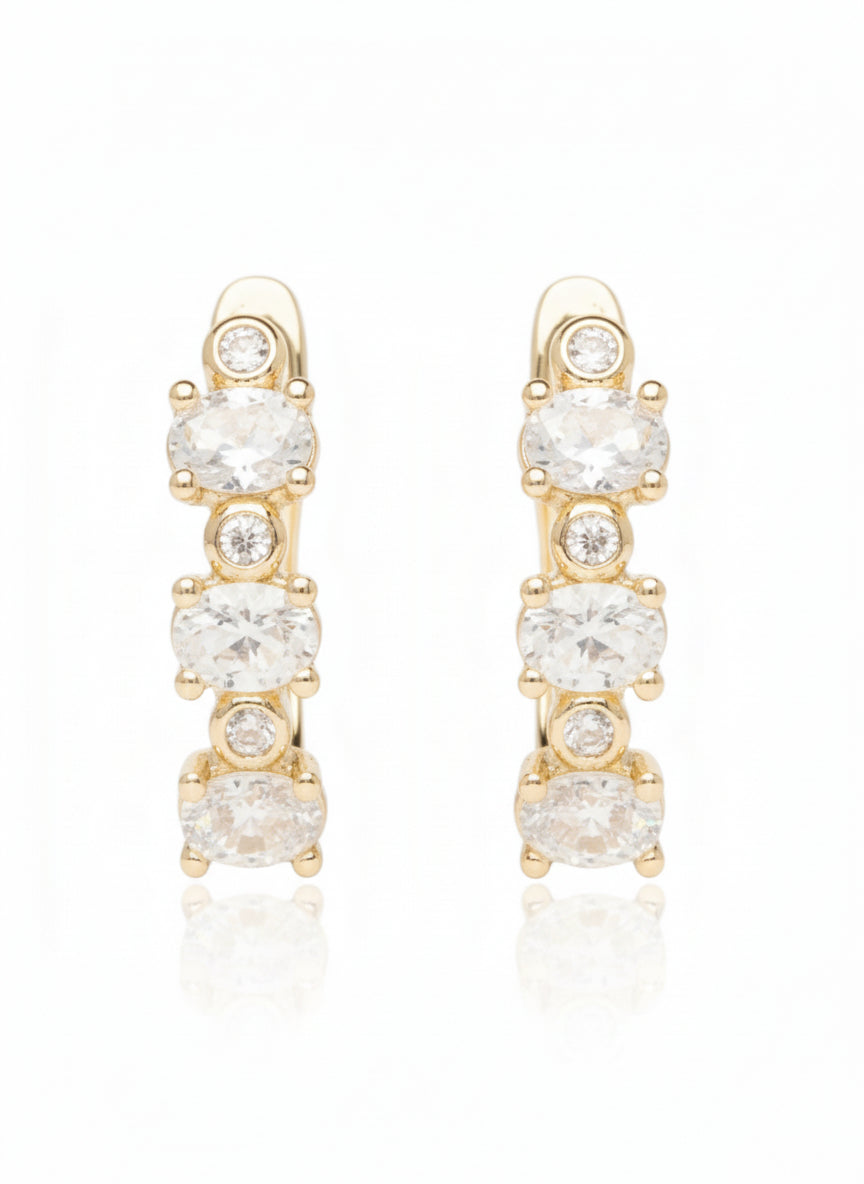 Trio Crystal Bar  Earrings open band ring on clean white background, product flat lay, ZARIÉ fine jewellery LUMIÈRE collection