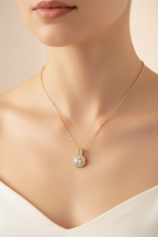 Élise Halo Necklace fine chain necklace additional product view on soft beige background, ZARIÉ fine jewellery LUMIÈRE collection